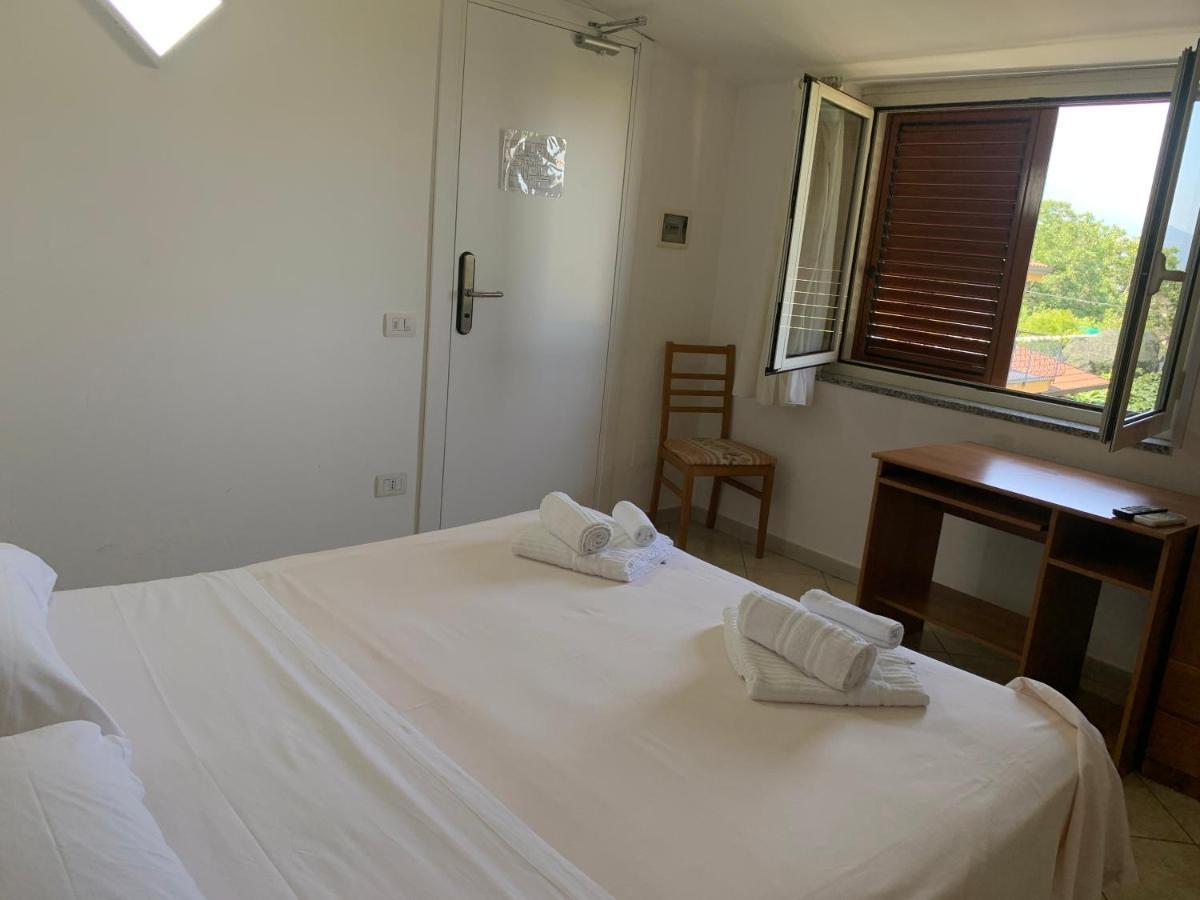 Hotel Due Pini Conte Angri Esterno foto