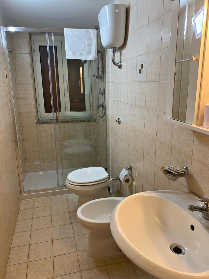 Hotel Due Pini Conte Angri Esterno foto