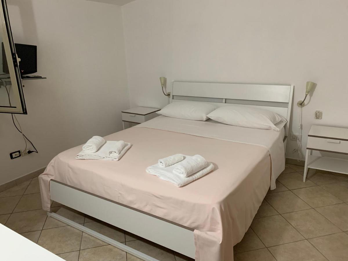 Hotel Due Pini Conte Angri Esterno foto