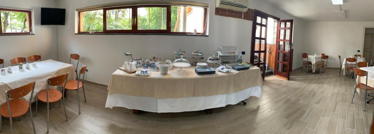Hotel Due Pini Conte Angri Esterno foto