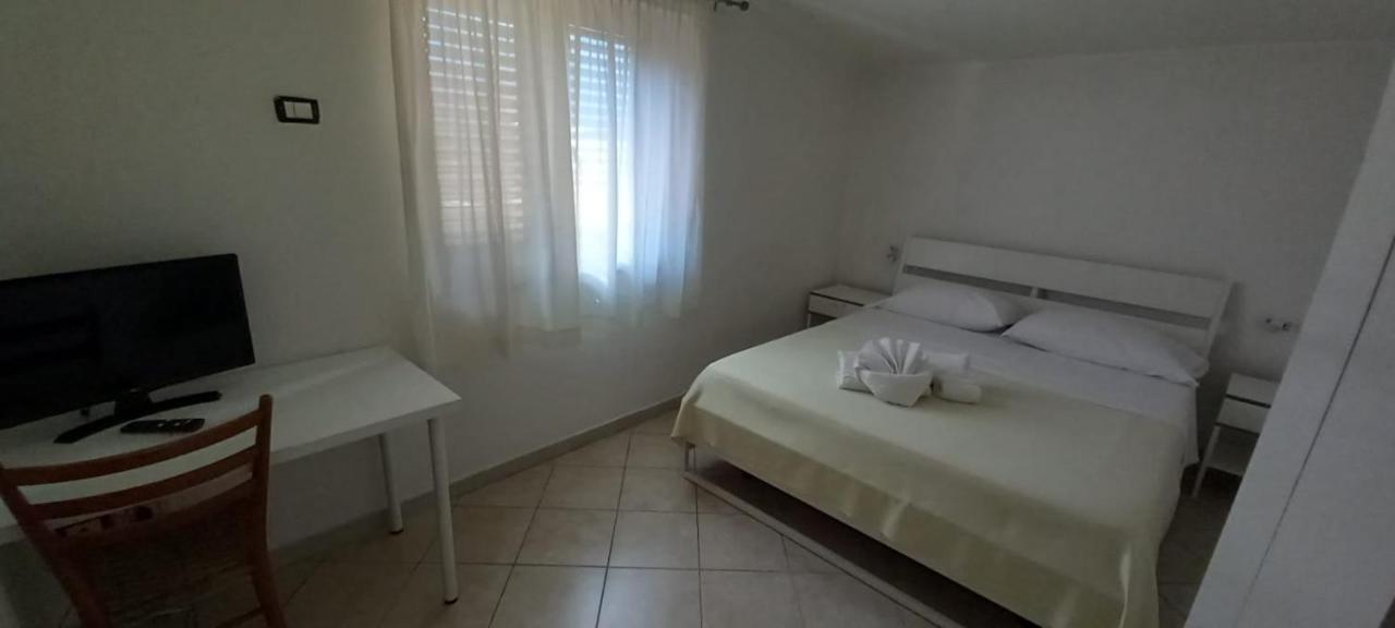 Hotel Due Pini Conte Angri Esterno foto