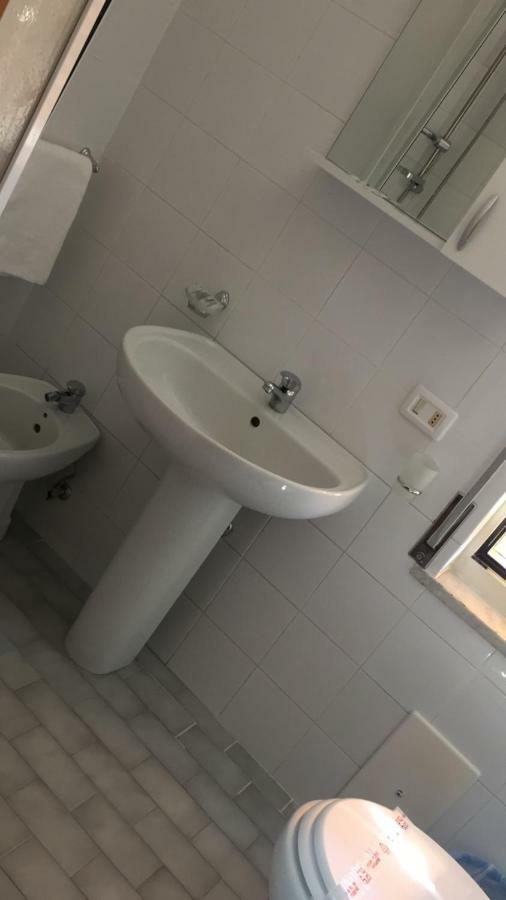Hotel Due Pini Conte Angri Esterno foto