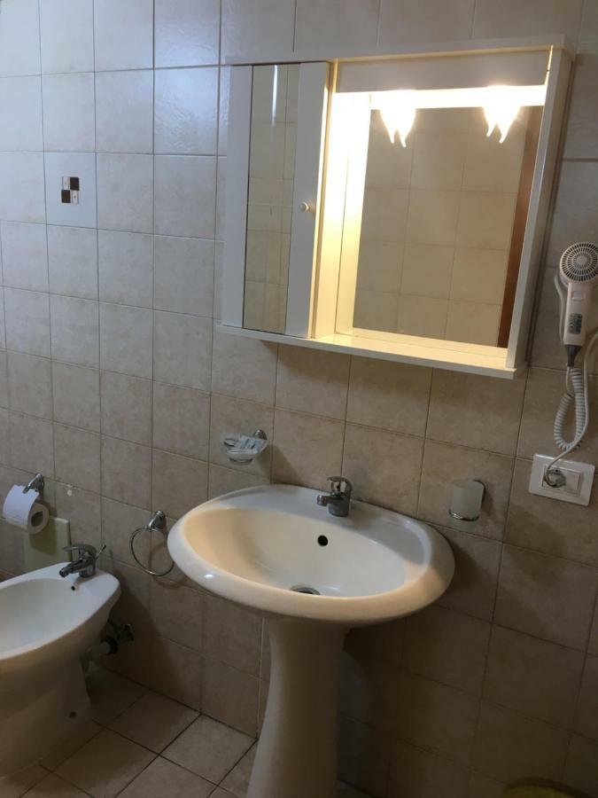 Hotel Due Pini Conte Angri Esterno foto