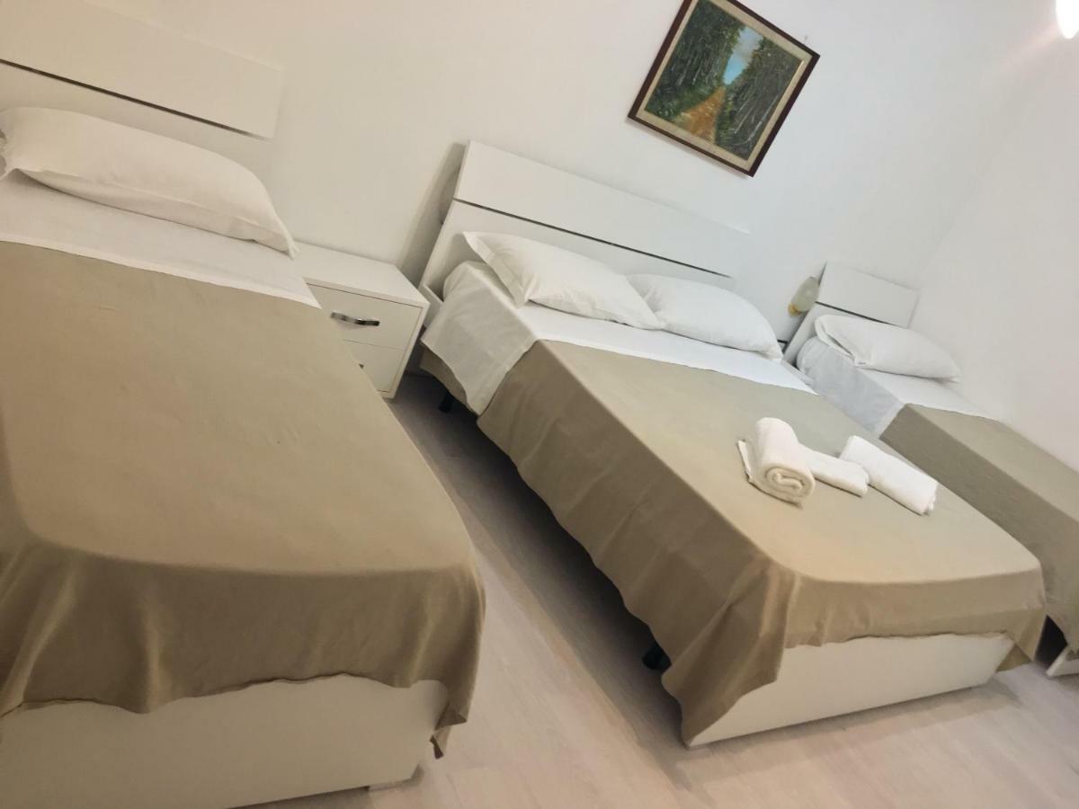 Hotel Due Pini Conte Angri Esterno foto