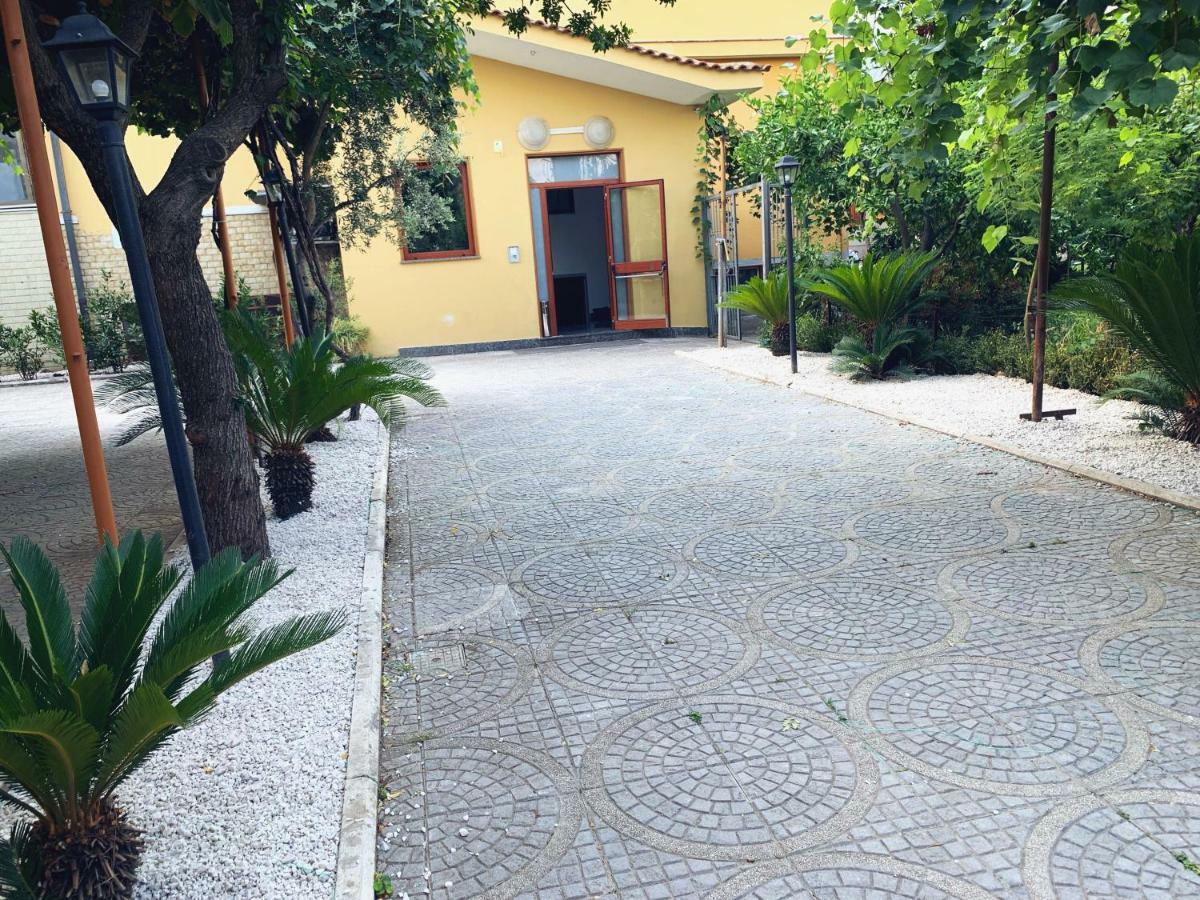 Hotel Due Pini Conte Angri Esterno foto