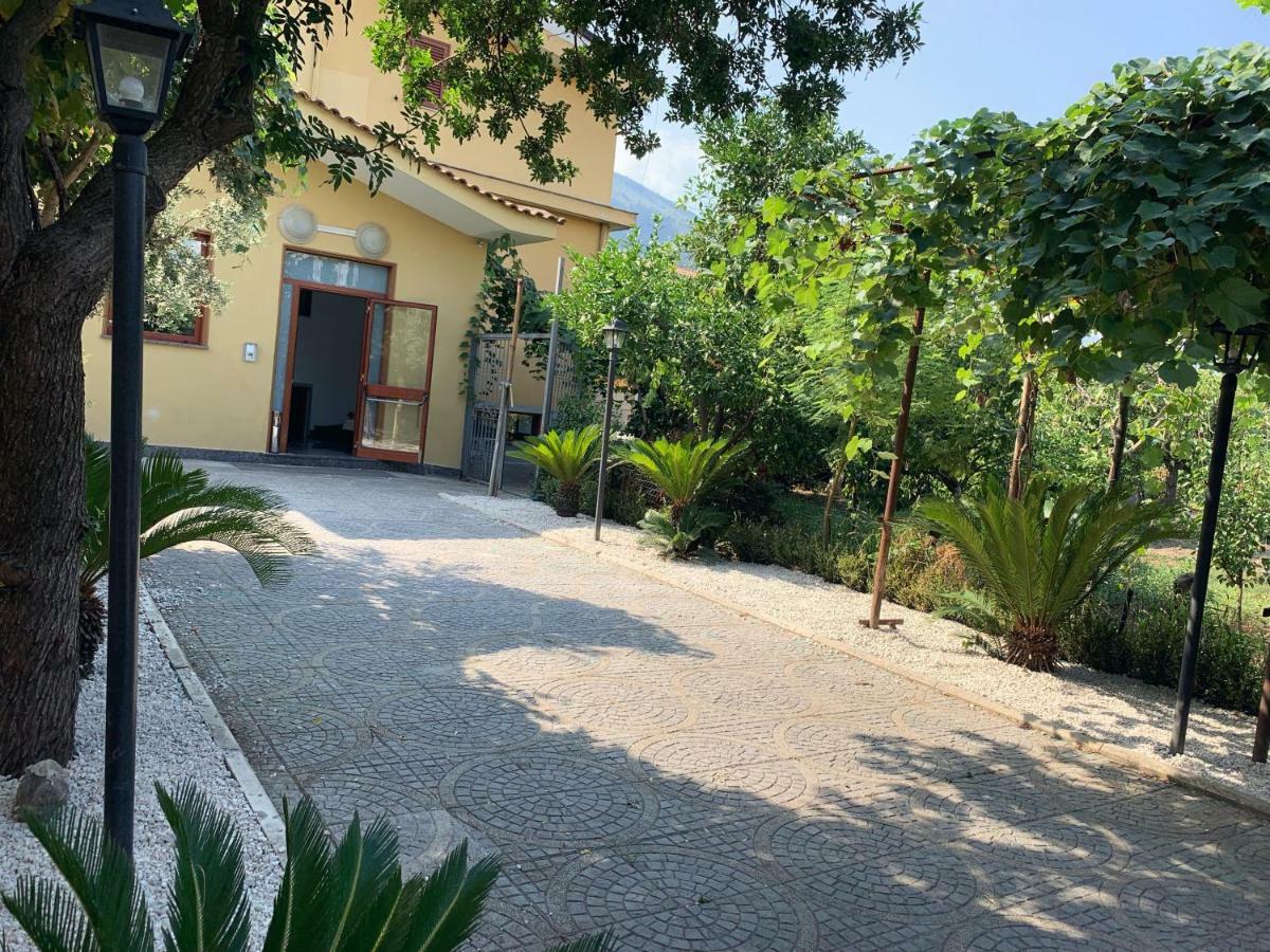 Hotel Due Pini Conte Angri Esterno foto